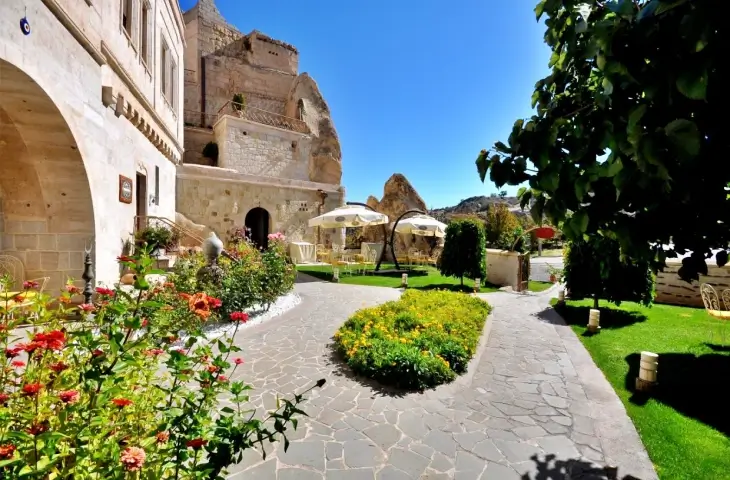 Tafoni Houses Cave Hotel bahçe ve avlu görünümü Ortahisar Kapadokya